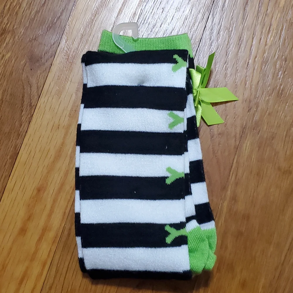 1 Pair of Stripped Thigh High Socks With Green Bows NWT - Picture 3 of 8